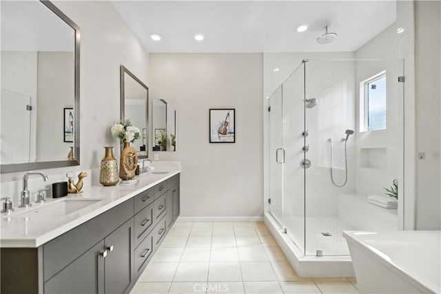 185 Frame, Irvine, CA 92618