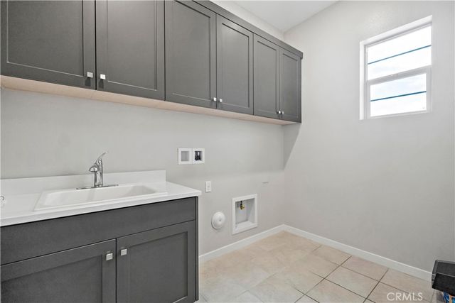 185 Frame, Irvine, CA 92618