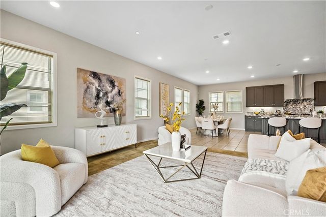 185 Frame, Irvine, CA 92618