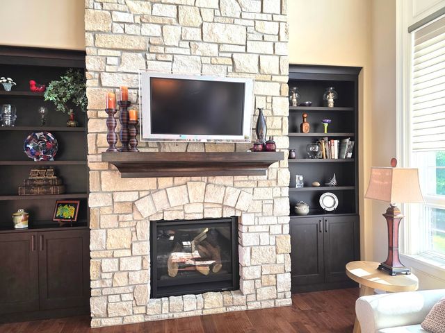 9667 Crossbow Drive N, Bloomington, IL 61705