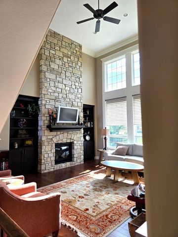 9667 Crossbow Drive N, Bloomington, IL 61705