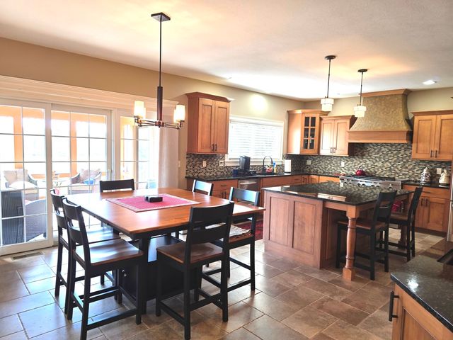 9667 Crossbow Drive N, Bloomington, IL 61705