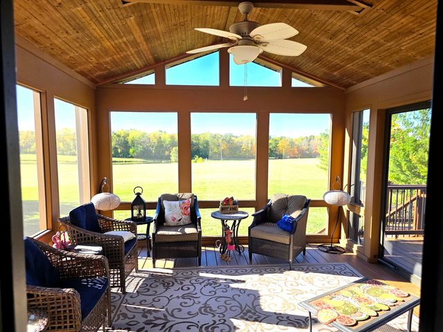 9667 Crossbow Drive N, Bloomington, IL 61705