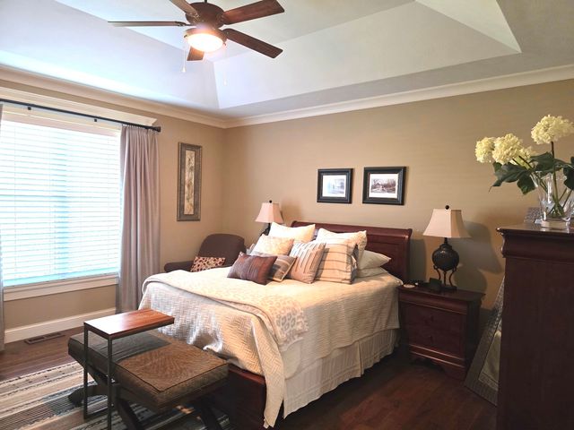 9667 Crossbow Drive N, Bloomington, IL 61705