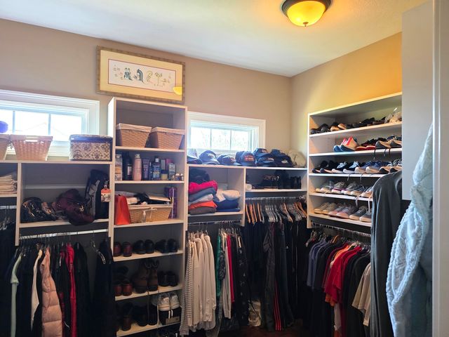 9667 Crossbow Drive N, Bloomington, IL 61705