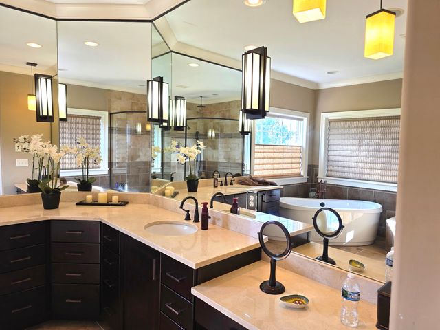 9667 Crossbow Drive N, Bloomington, IL 61705