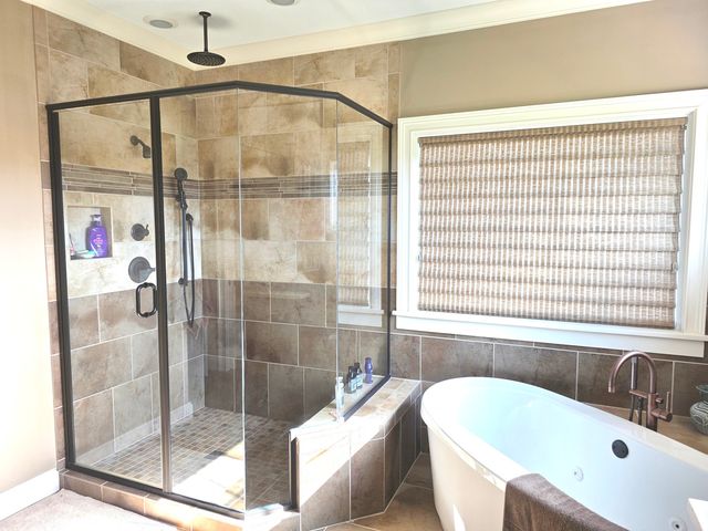 9667 Crossbow Drive N, Bloomington, IL 61705