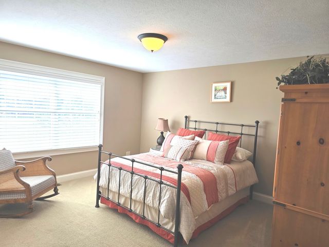 9667 Crossbow Drive N, Bloomington, IL 61705