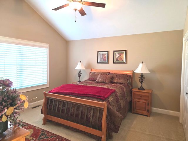 9667 Crossbow Drive N, Bloomington, IL 61705