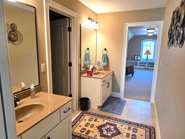 9667 Crossbow Drive N, Bloomington, IL 61705