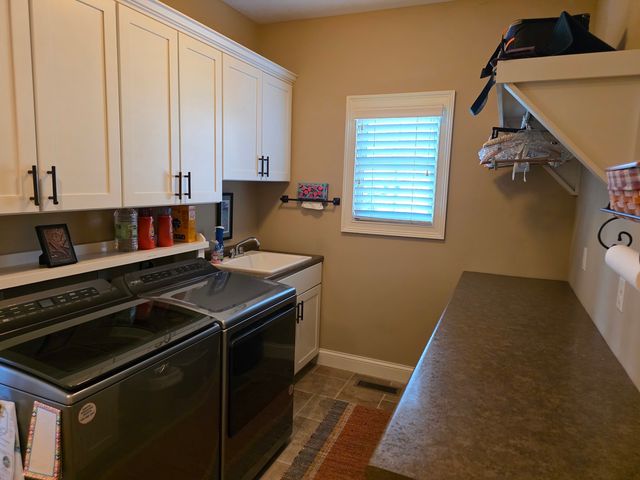 9667 Crossbow Drive N, Bloomington, IL 61705