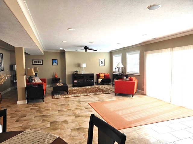 9667 Crossbow Drive N, Bloomington, IL 61705