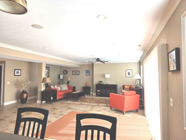 9667 Crossbow Drive N, Bloomington, IL 61705