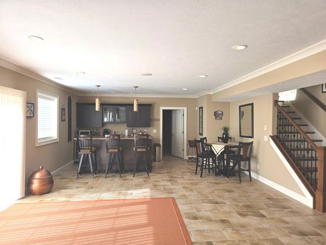 9667 Crossbow Drive N, Bloomington, IL 61705