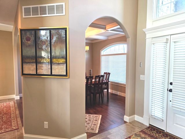 9667 Crossbow Drive N, Bloomington, IL 61705