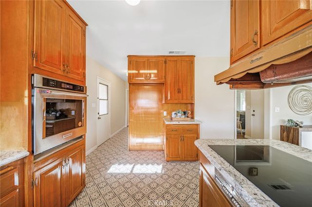 914 W 5th Street, Ontario, CA 91762