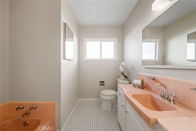 914 W 5th Street, Ontario, CA 91762