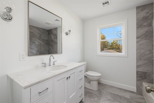 19 Wood Street A, Warwick, RI 02889