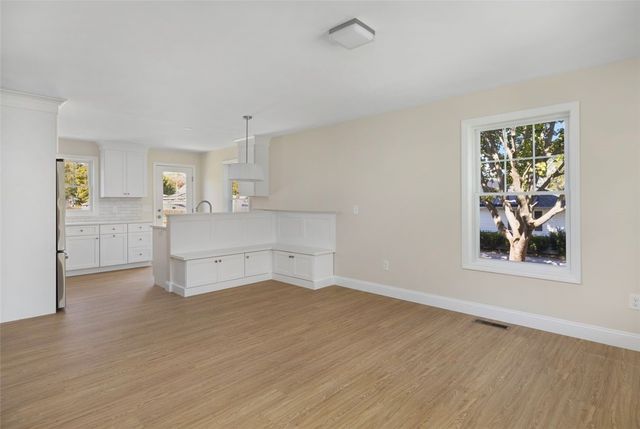 19 Wood Street A, Warwick, RI 02889