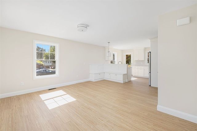 19 Wood Street A, Warwick, RI 02889
