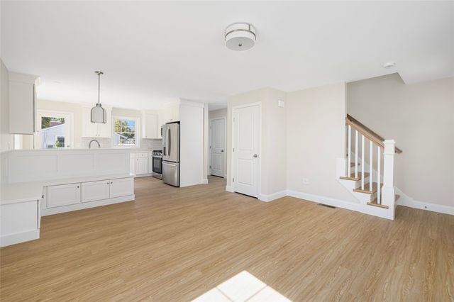 19 Wood Street A, Warwick, RI 02889
