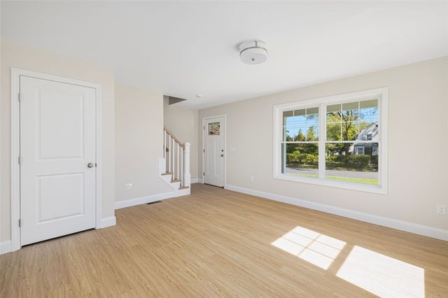 19 Wood Street A, Warwick, RI 02889