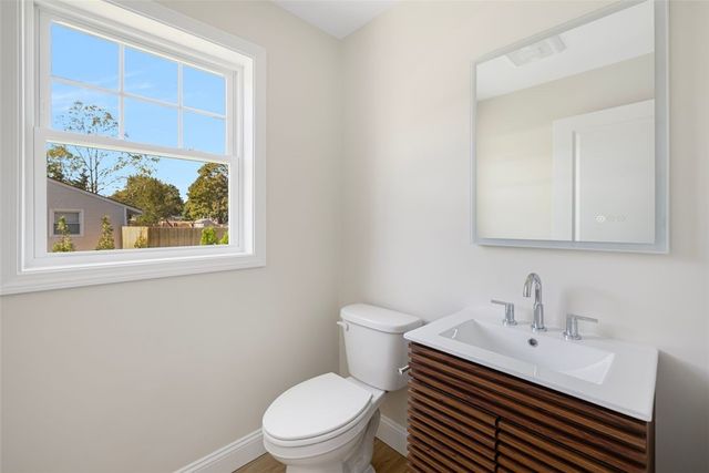 19 Wood Street A, Warwick, RI 02889