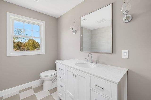19 Wood Street A, Warwick, RI 02889