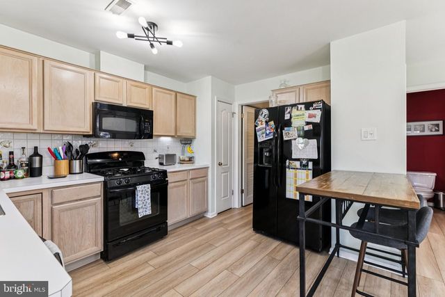 100 SIGNAL HILL, North Wales, PA 19454