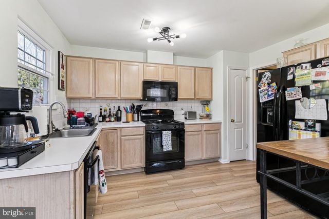 100 SIGNAL HILL, North Wales, PA 19454