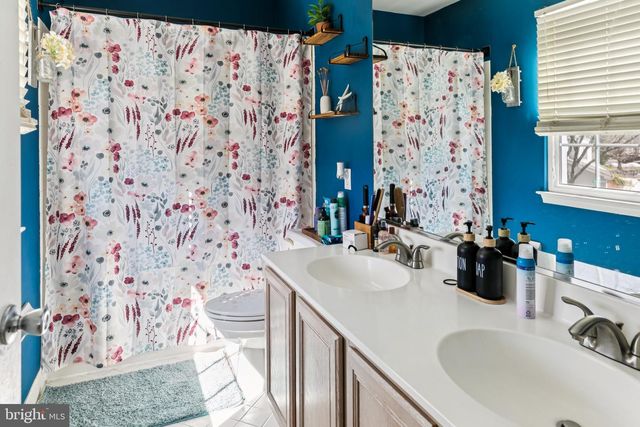 100 SIGNAL HILL, North Wales, PA 19454