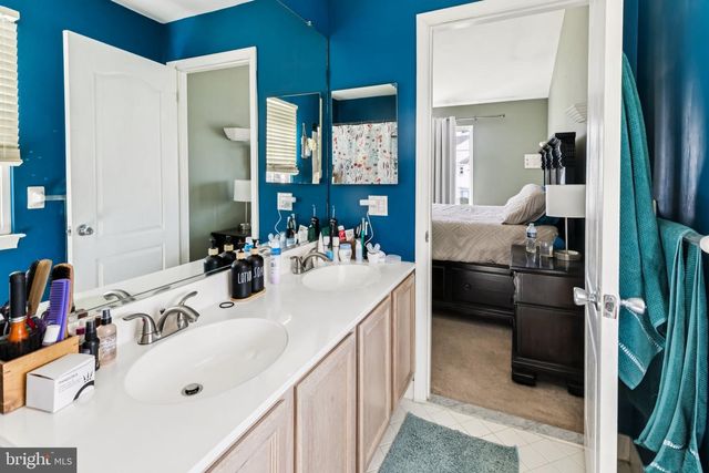 100 SIGNAL HILL, North Wales, PA 19454