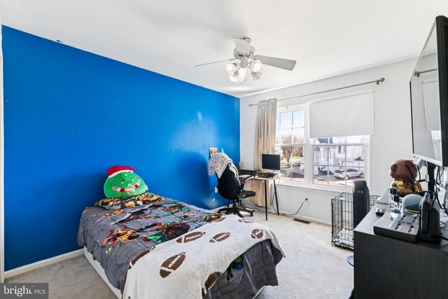 100 SIGNAL HILL, North Wales, PA 19454