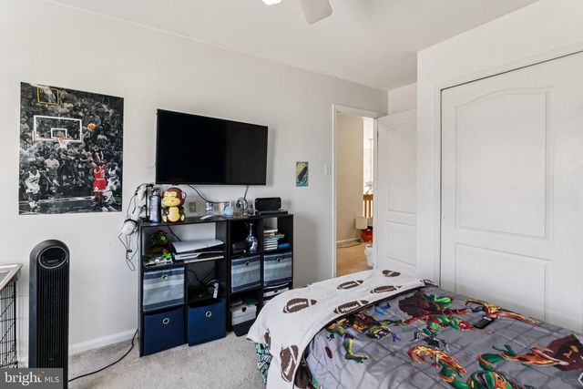 100 SIGNAL HILL, North Wales, PA 19454