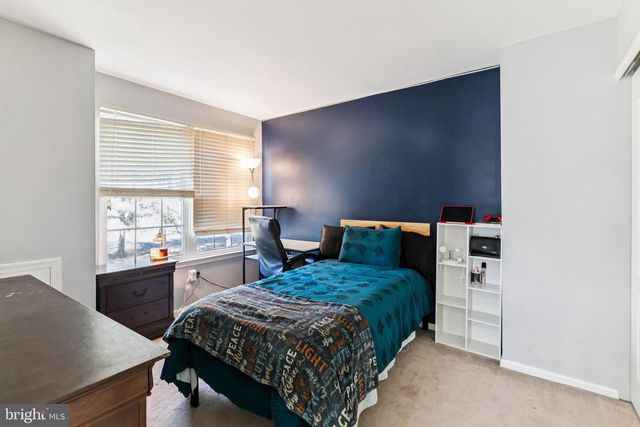 100 SIGNAL HILL, North Wales, PA 19454