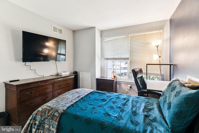 100 SIGNAL HILL, North Wales, PA 19454