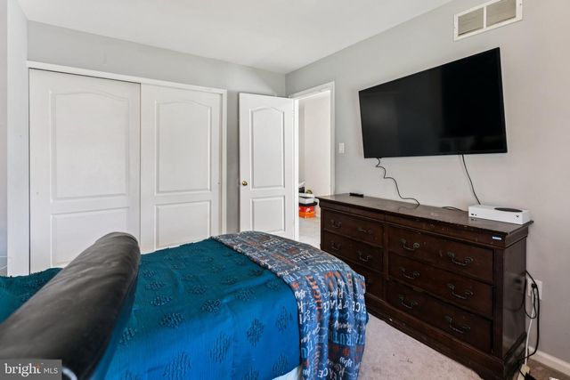 100 SIGNAL HILL, North Wales, PA 19454