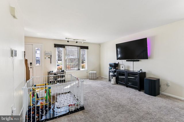 100 SIGNAL HILL, North Wales, PA 19454