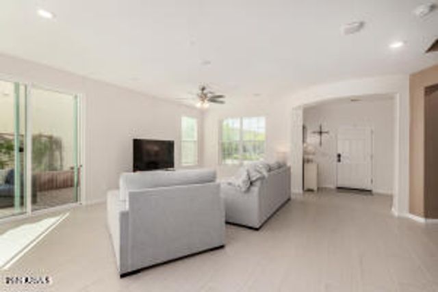 29380 N 122ND Glen, Peoria, AZ 85383