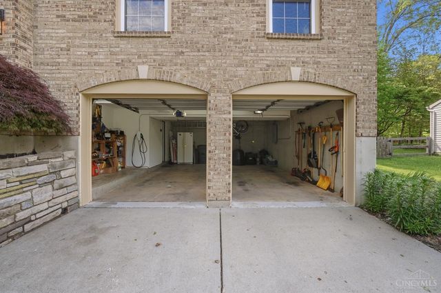 422 Wyndham Drive, Hamilton Twp, OH 45039