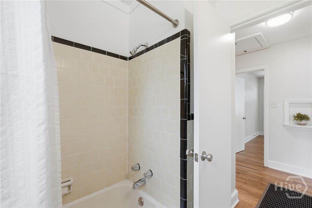 Image 24 of property listing at 2324 E 40th Street, Savannah, GA 31404