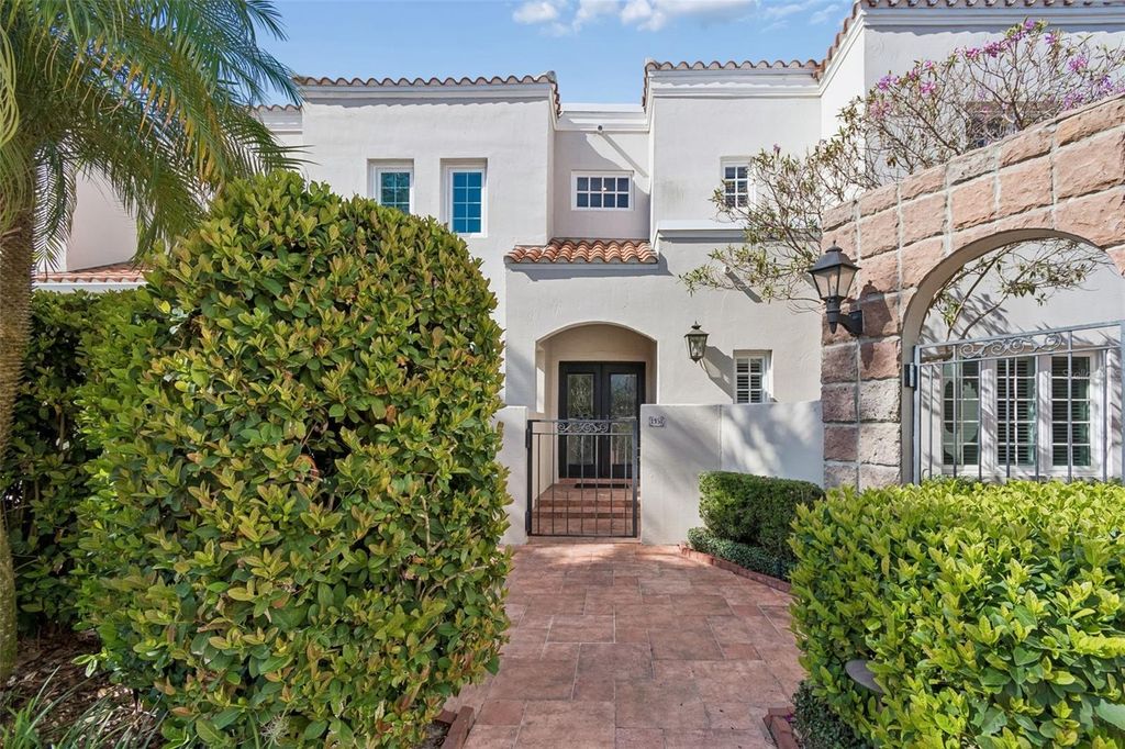 Image 2 of property listing at 4951 BAYSHORE BOULEVARD 4951A, Tampa, FL 33611