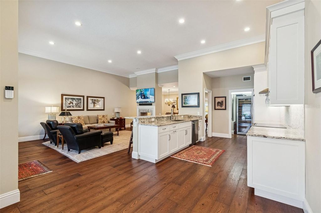 Image 37 of property listing at 4951 BAYSHORE BOULEVARD 4951A, Tampa, FL 33611