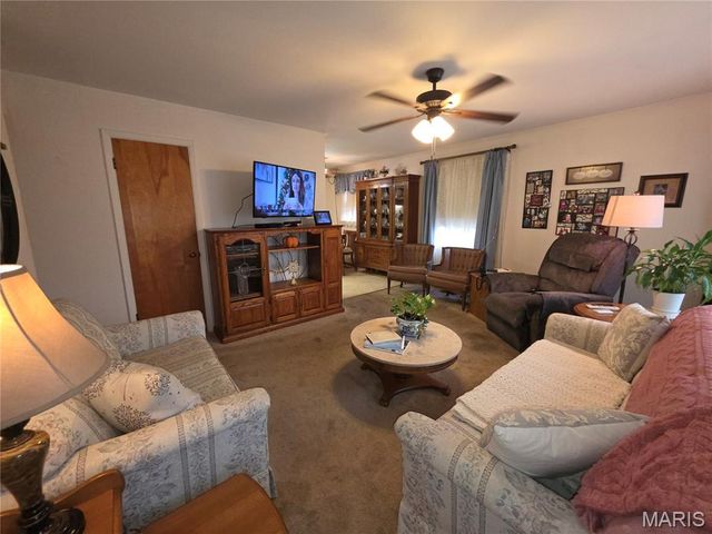 18 Jennine Drive, Belleville, IL 62226