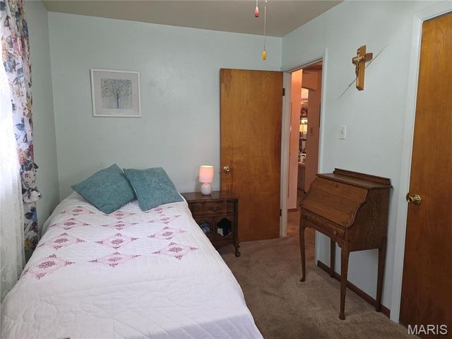 18 Jennine Drive, Belleville, IL 62226