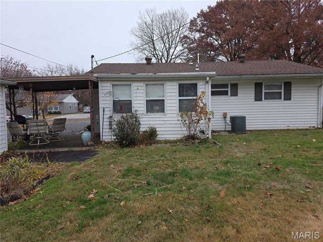 18 Jennine Drive, Belleville, IL 62226