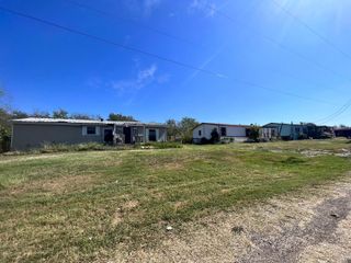611 E Broadmore Avenue, Wills Point, TX 75169