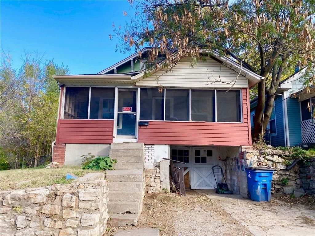 8908 E Thompson Avenue, Independence, MO 64053