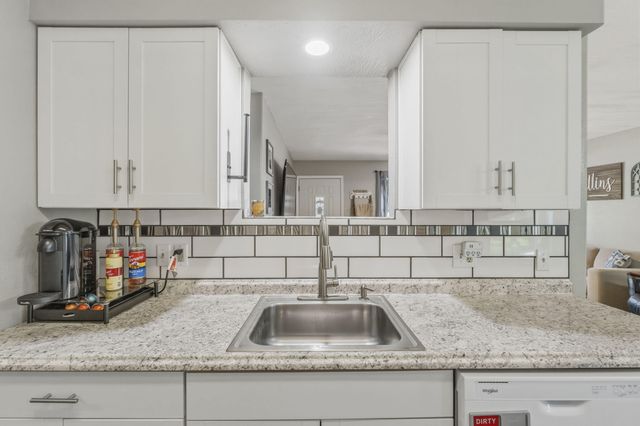 802 E Dyann Drive, Nixa, MO 65714