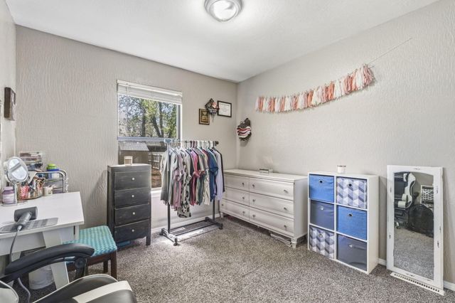 802 E Dyann Drive, Nixa, MO 65714